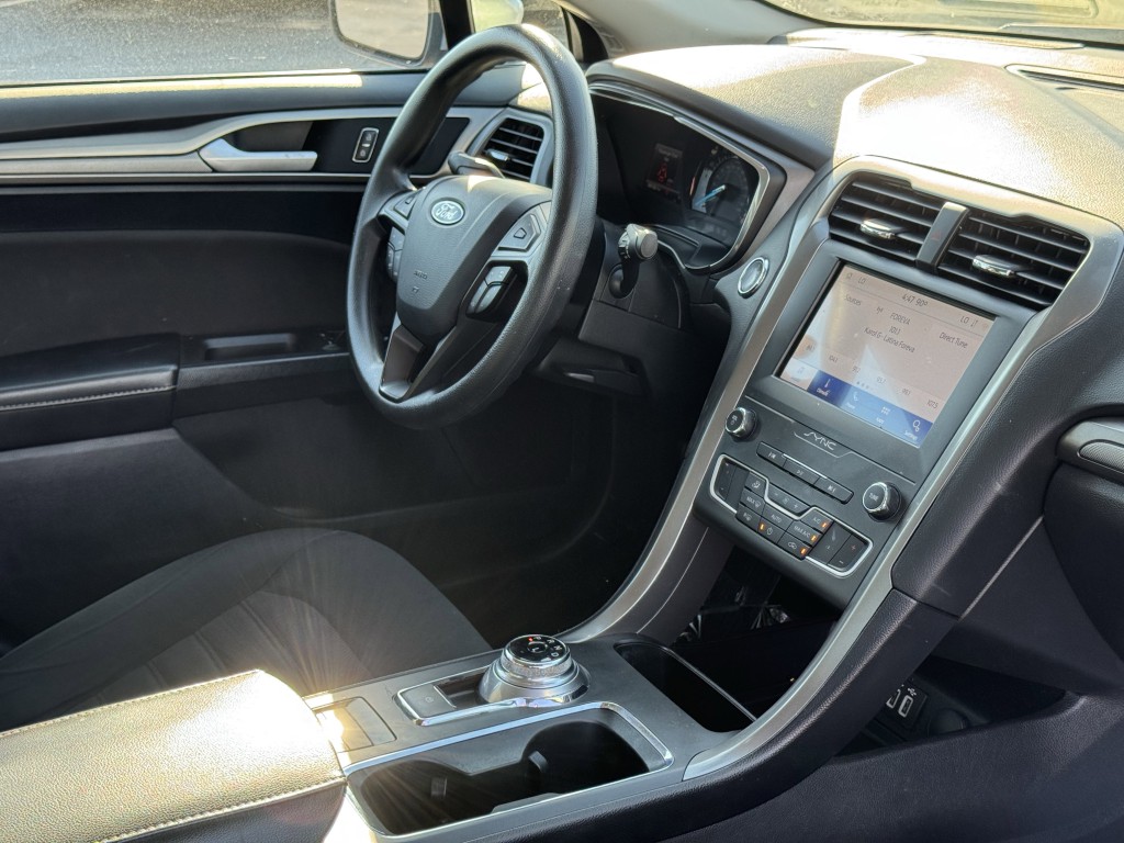 2020 Ford Fusion Image 12