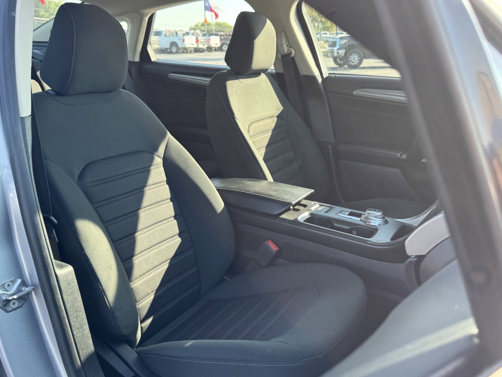 2020 Ford Fusion Image 23