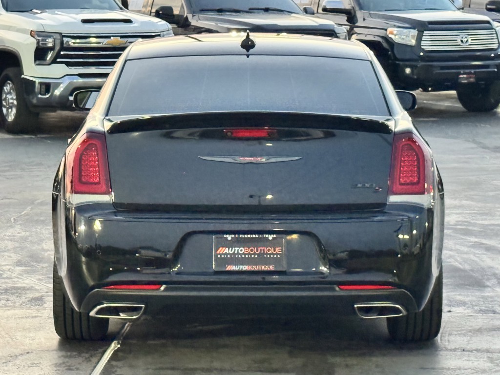 2021 Chrysler 300 Image 6