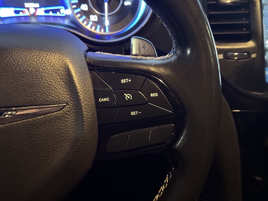 2021 Chrysler 300 Image 17