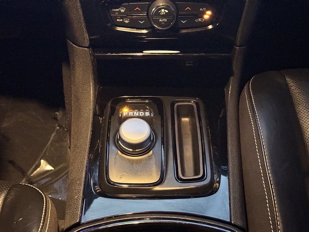 2021 Chrysler 300 Image 21