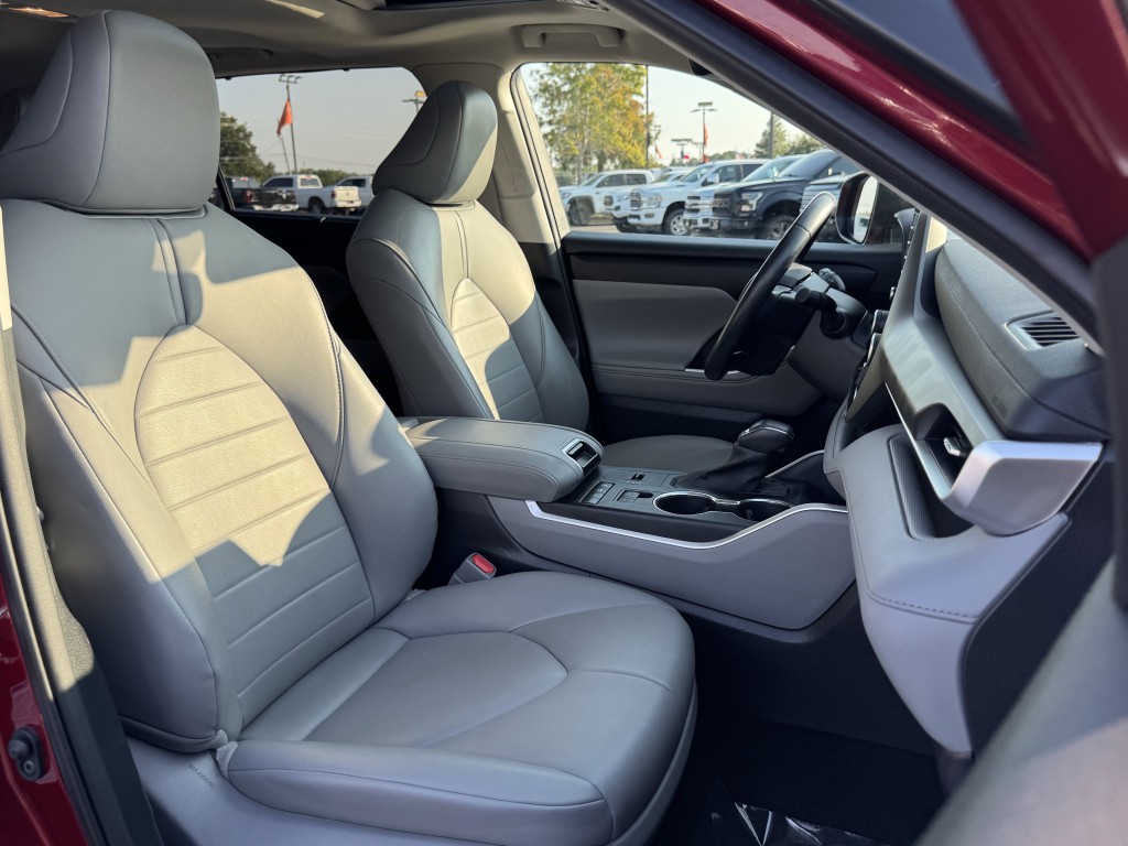 2021 Toyota Highlander Image 20