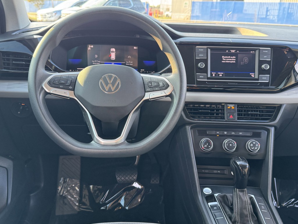 2022 Volkswagen Taos Image 14