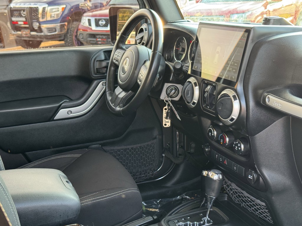 2016 Jeep Wrangler Image 13