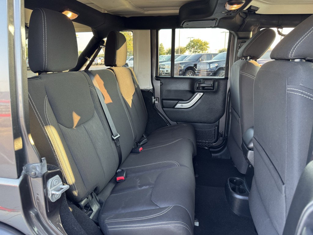 2016 Jeep Wrangler Image 21