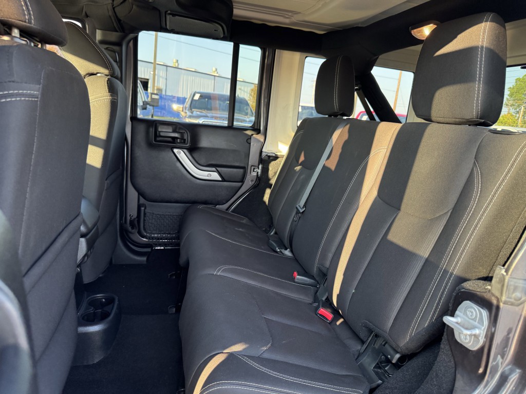2016 Jeep Wrangler Image 22
