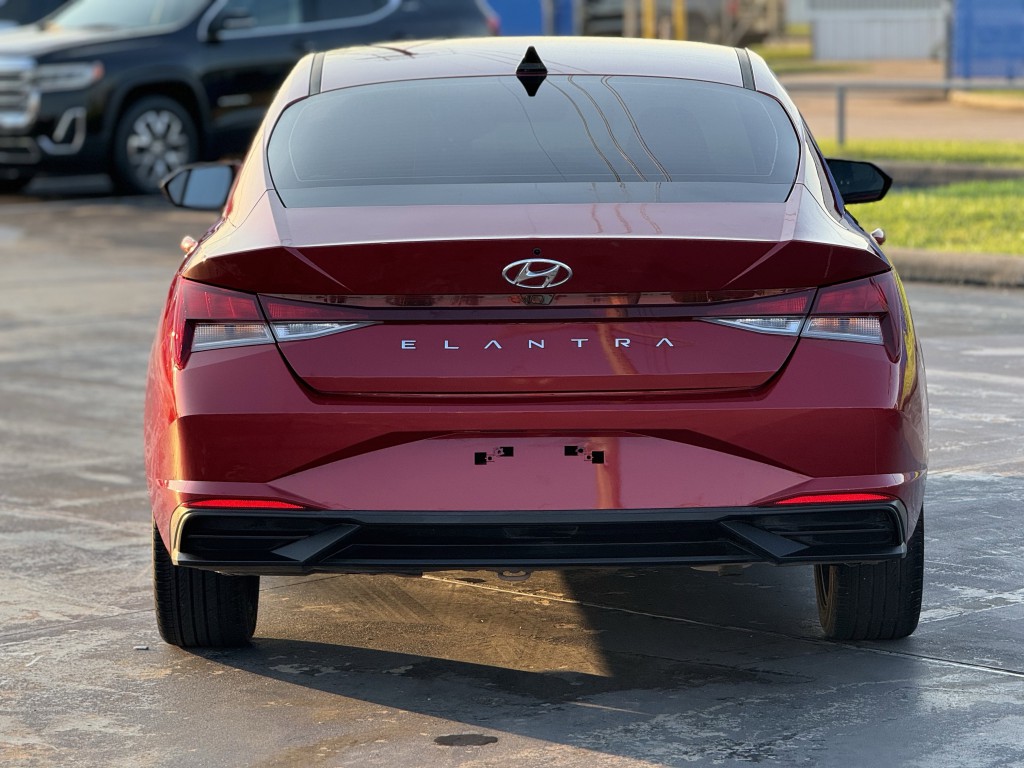 2023 Hyundai Elantra Image 7