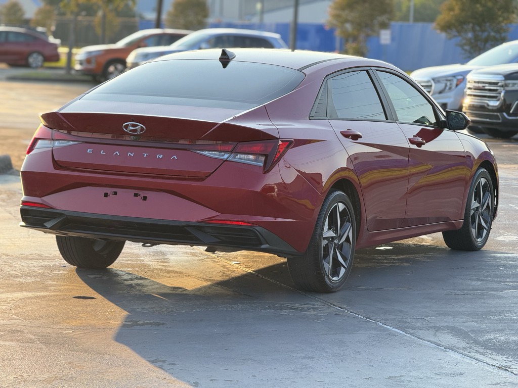 2023 Hyundai Elantra Image 9