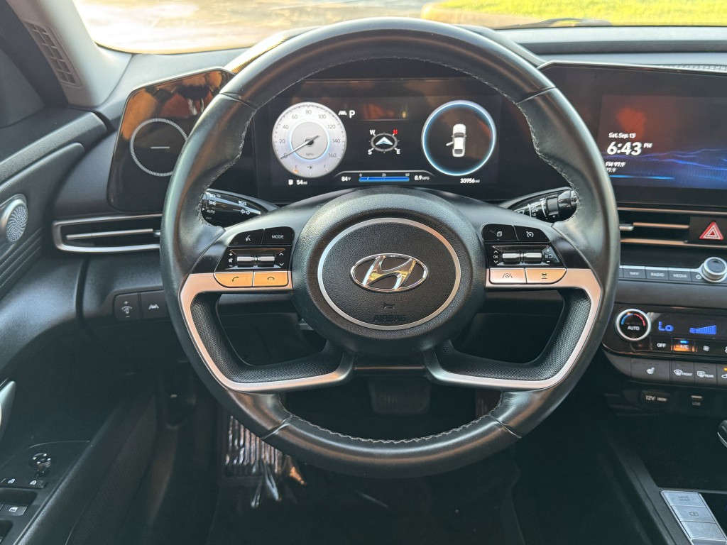 2023 Hyundai Elantra Image 15