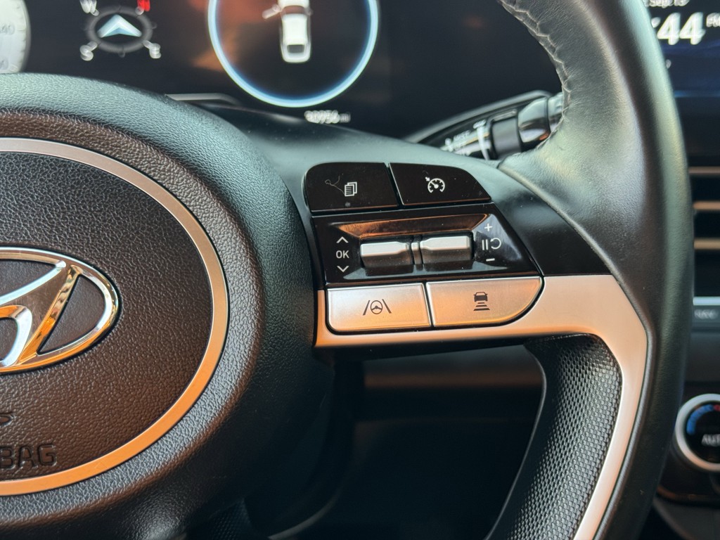 2023 Hyundai Elantra Image 17
