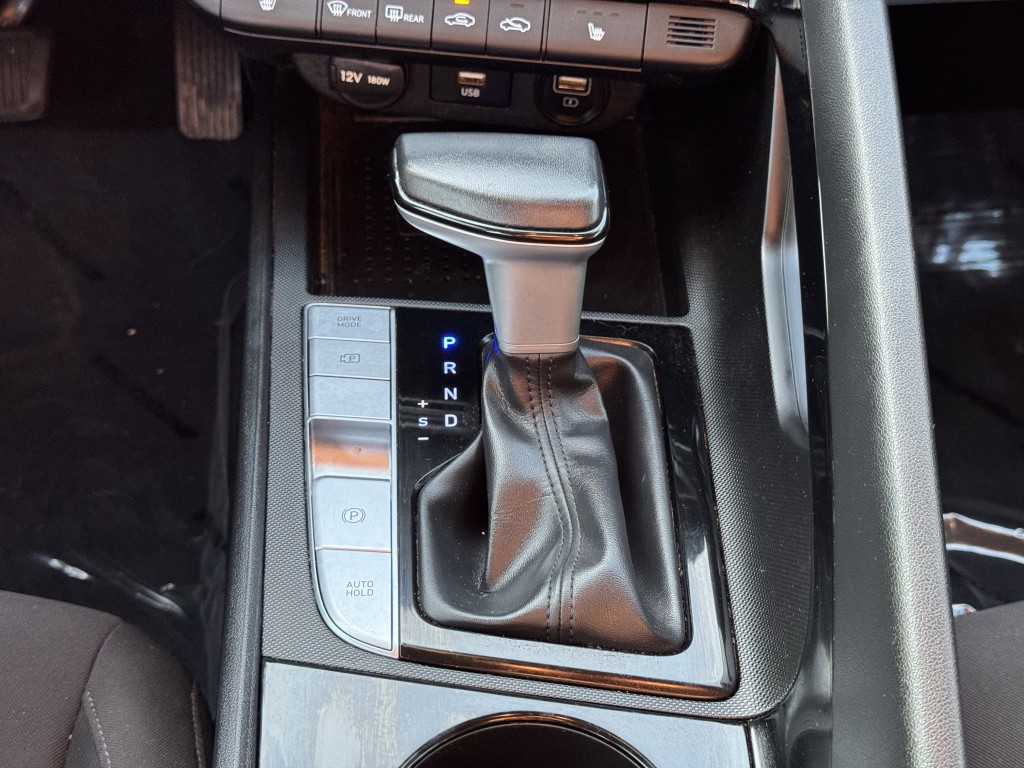 2023 Hyundai Elantra Image 22