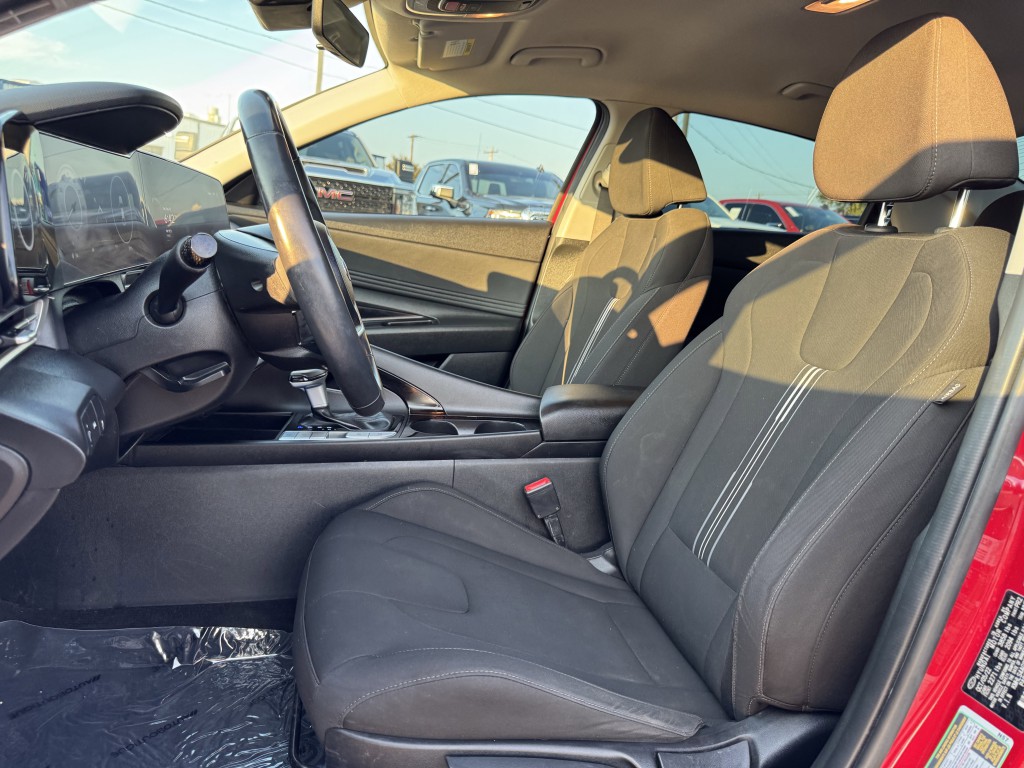 2023 Hyundai Elantra Image 24