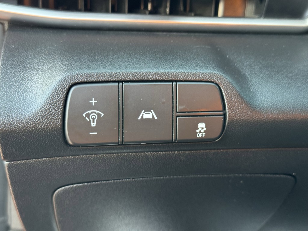 2023 Hyundai Elantra Image 28