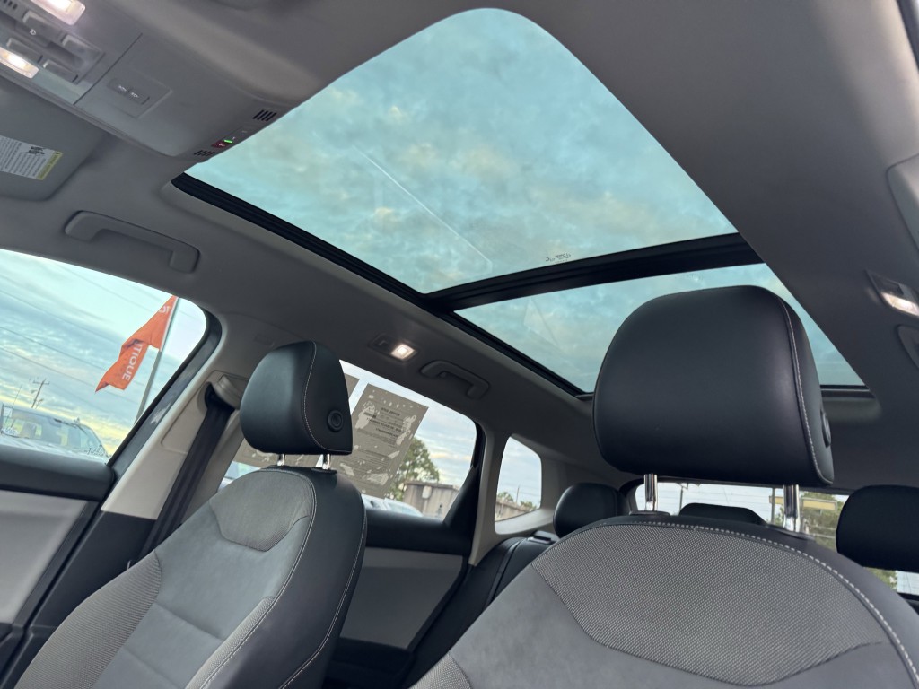 2022 Volkswagen Taos Image 25