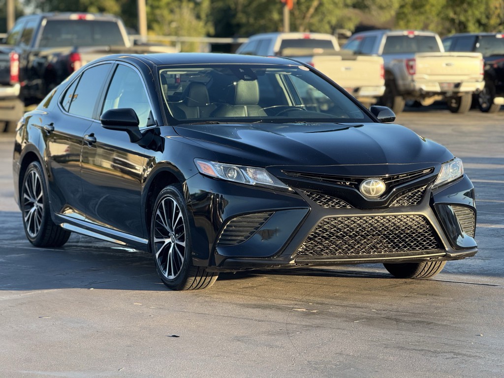 2019 Toyota Camry Image 3