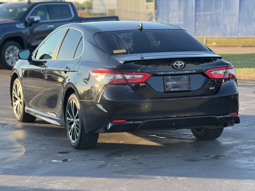 2019 Toyota Camry Image 8