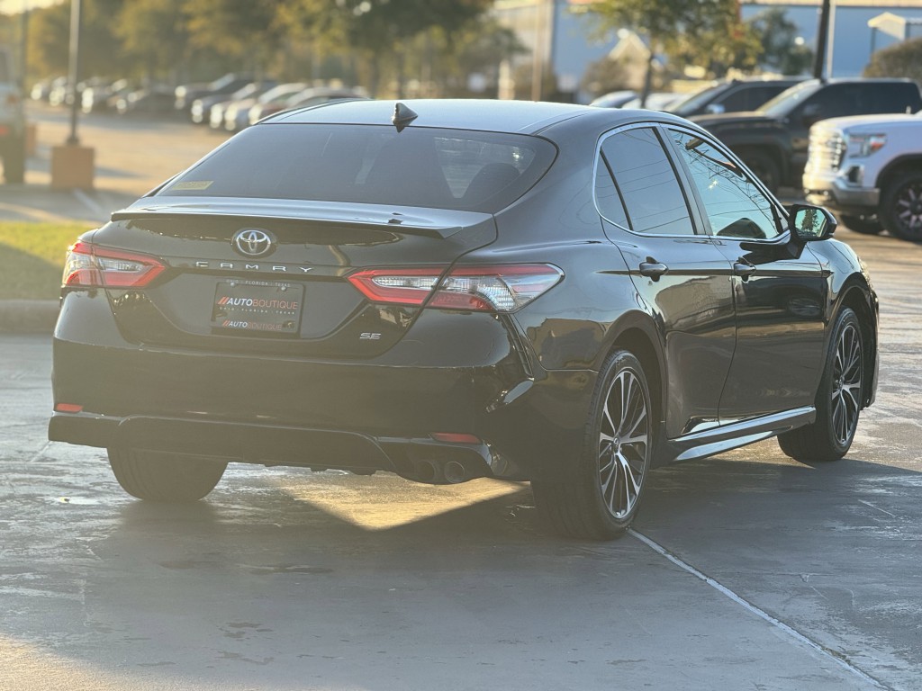 2019 Toyota Camry Image 9