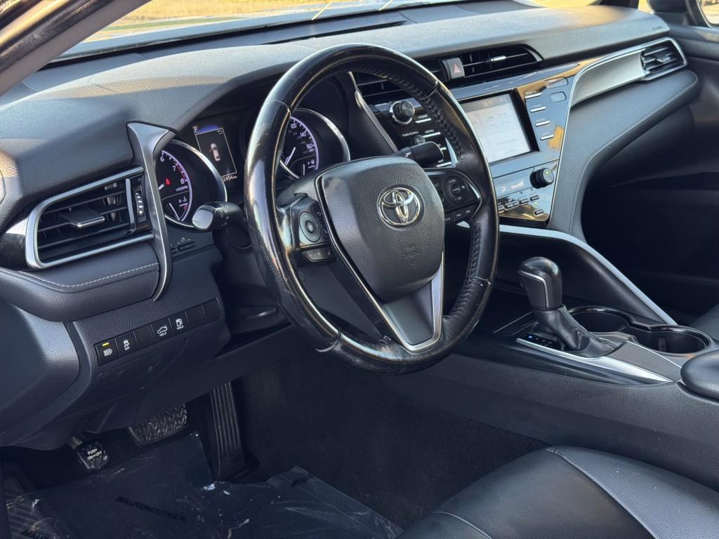 2019 Toyota Camry Image 11