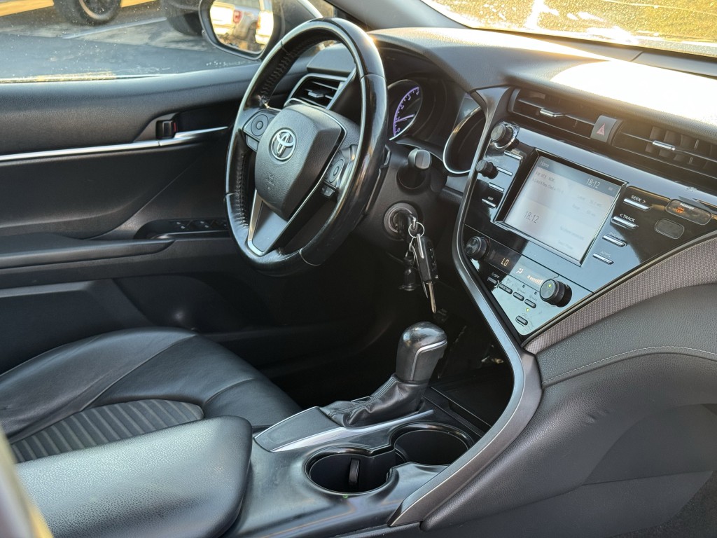 2019 Toyota Camry Image 12