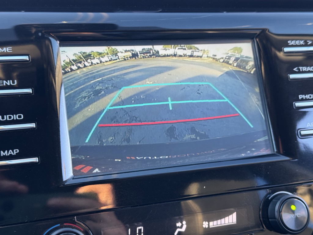 2019 Toyota Camry Image 19