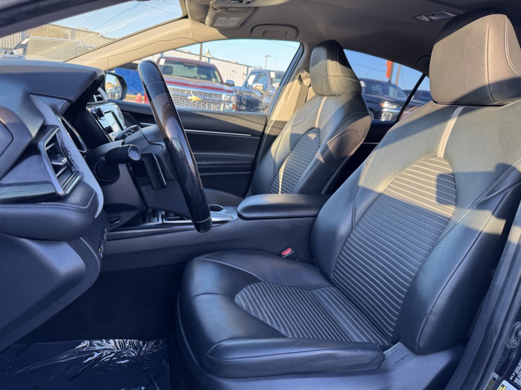 2019 Toyota Camry Image 22