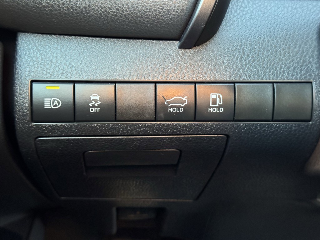 2019 Toyota Camry Image 26