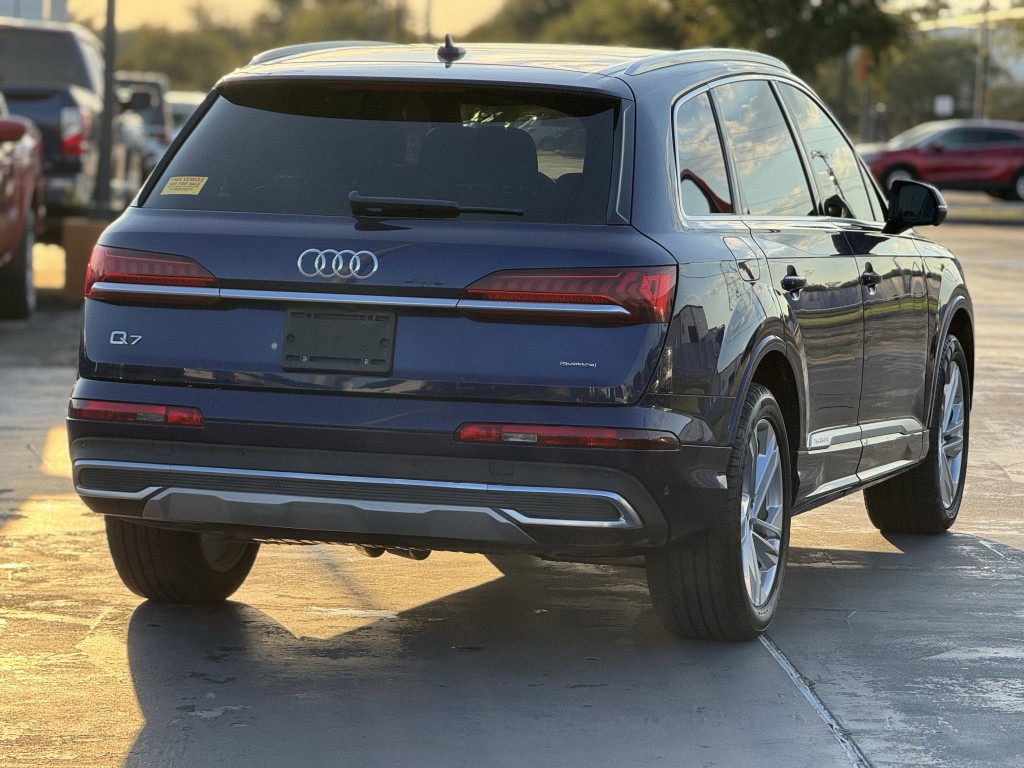 2022 Audi Q7 Image 9