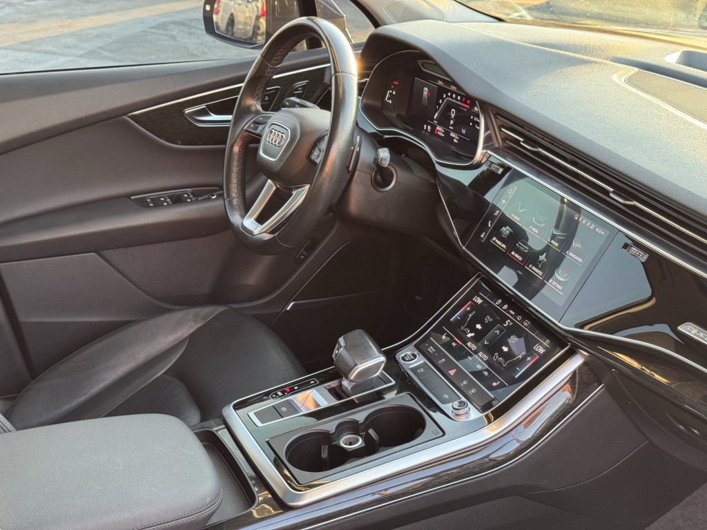 2022 Audi Q7 Image 13