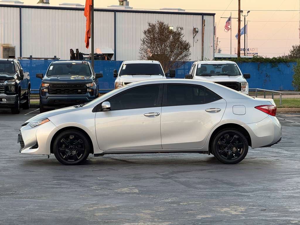 2017 Toyota Corolla Image 11
