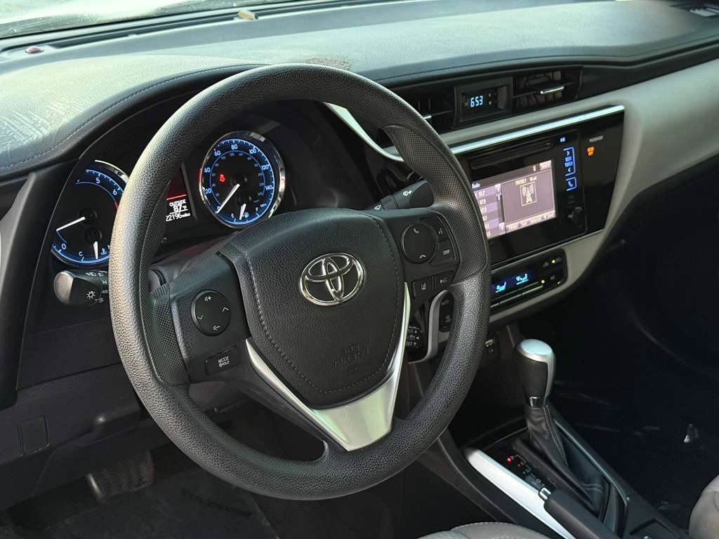2017 Toyota Corolla Image 12