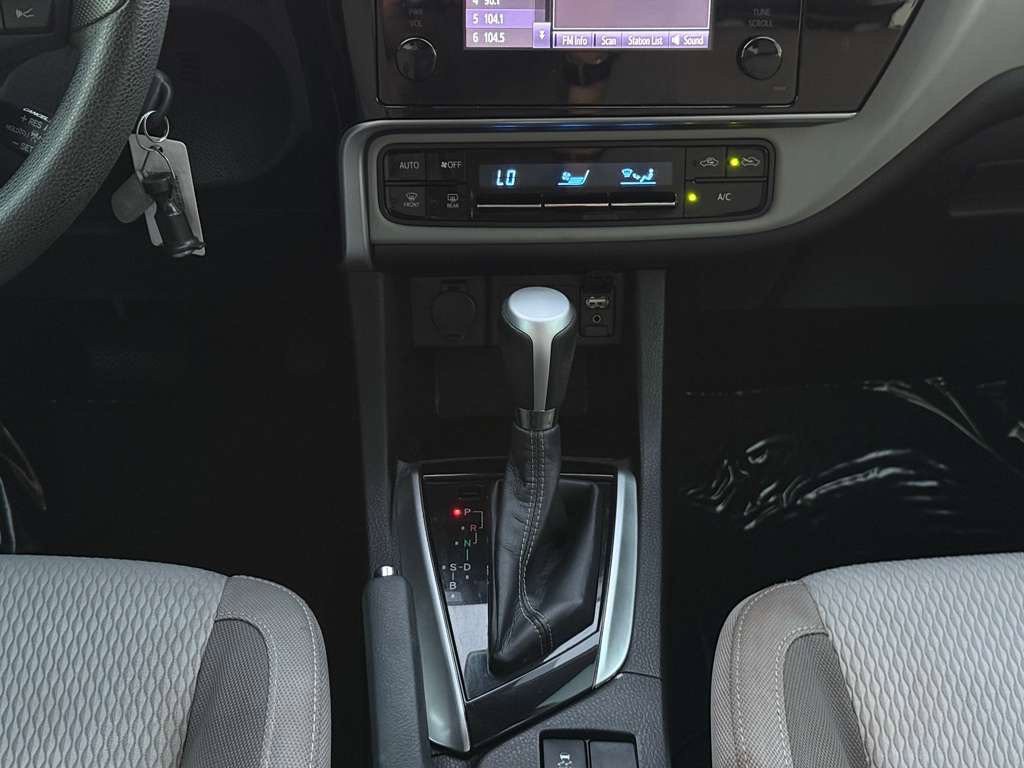 2017 Toyota Corolla Image 21