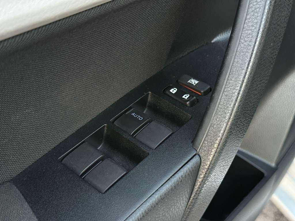 2017 Toyota Corolla Image 22