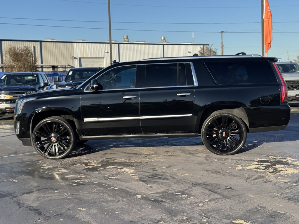 2020 Cadillac Escalade Image 12