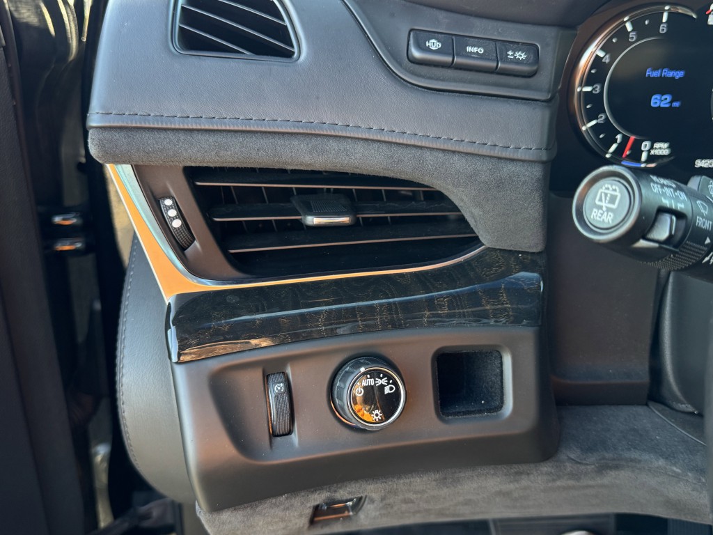 2020 Cadillac Escalade Image 24