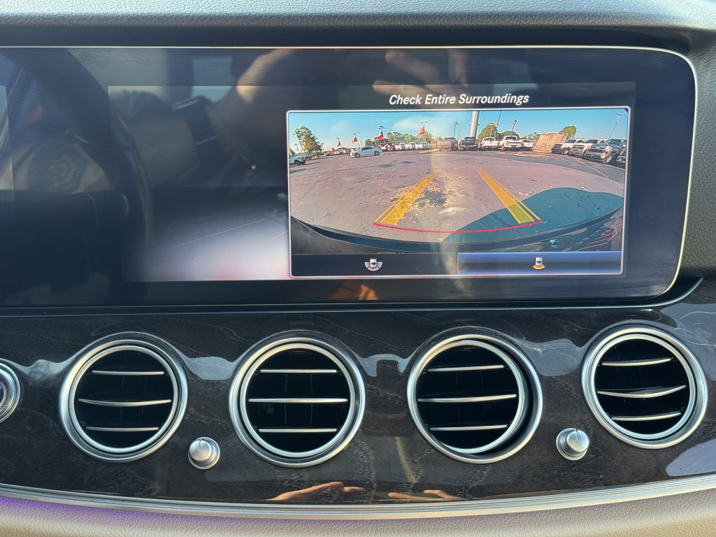 2020 Mercedes-Benz E-Class Image 18