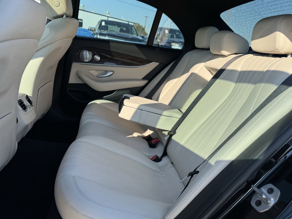 2020 Mercedes-Benz E-Class Image 26