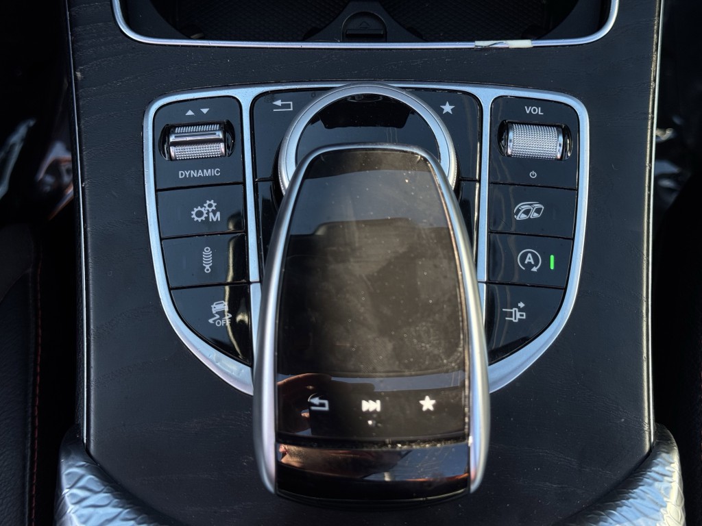 2017 Mercedes-Benz C-Class Image 25