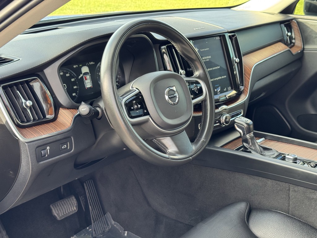 2020 Volvo XC60 Image 12