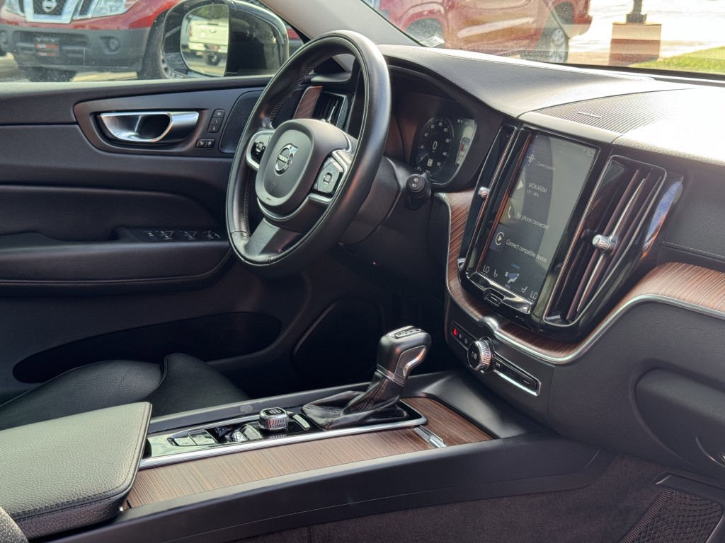 2020 Volvo XC60 Image 13