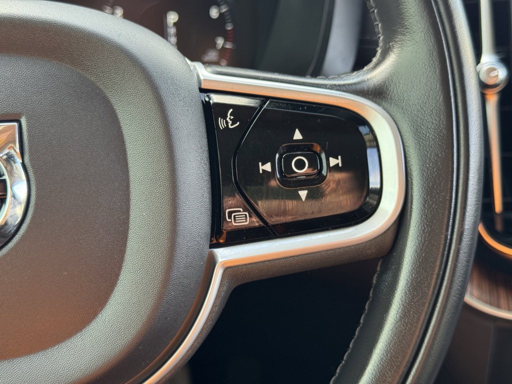 2020 Volvo XC60 Image 17
