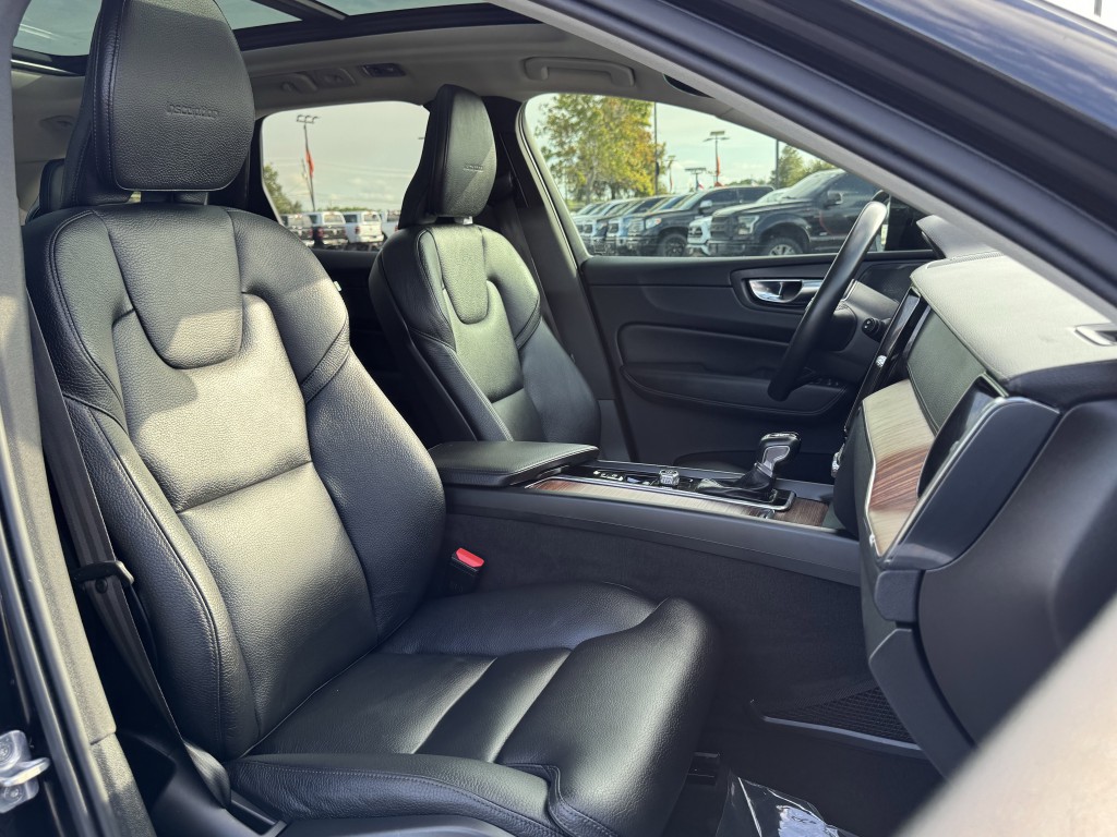 2020 Volvo XC60 Image 23