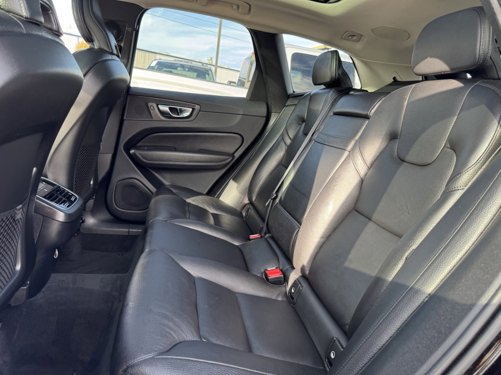 2020 Volvo XC60 Image 25