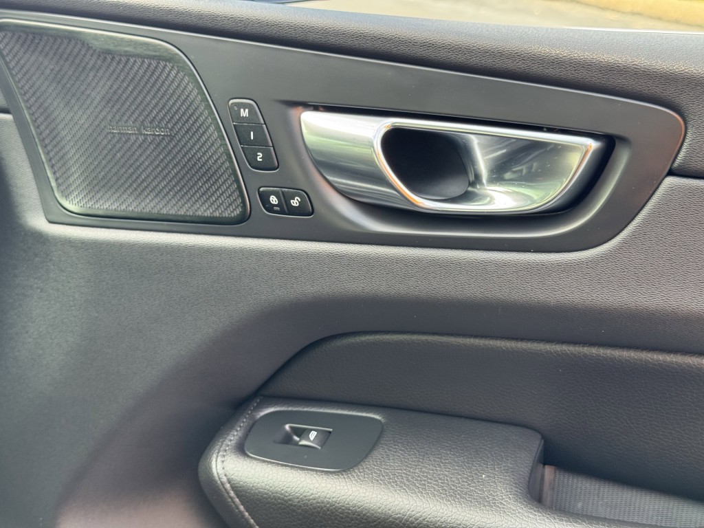 2020 Volvo XC60 Image 28