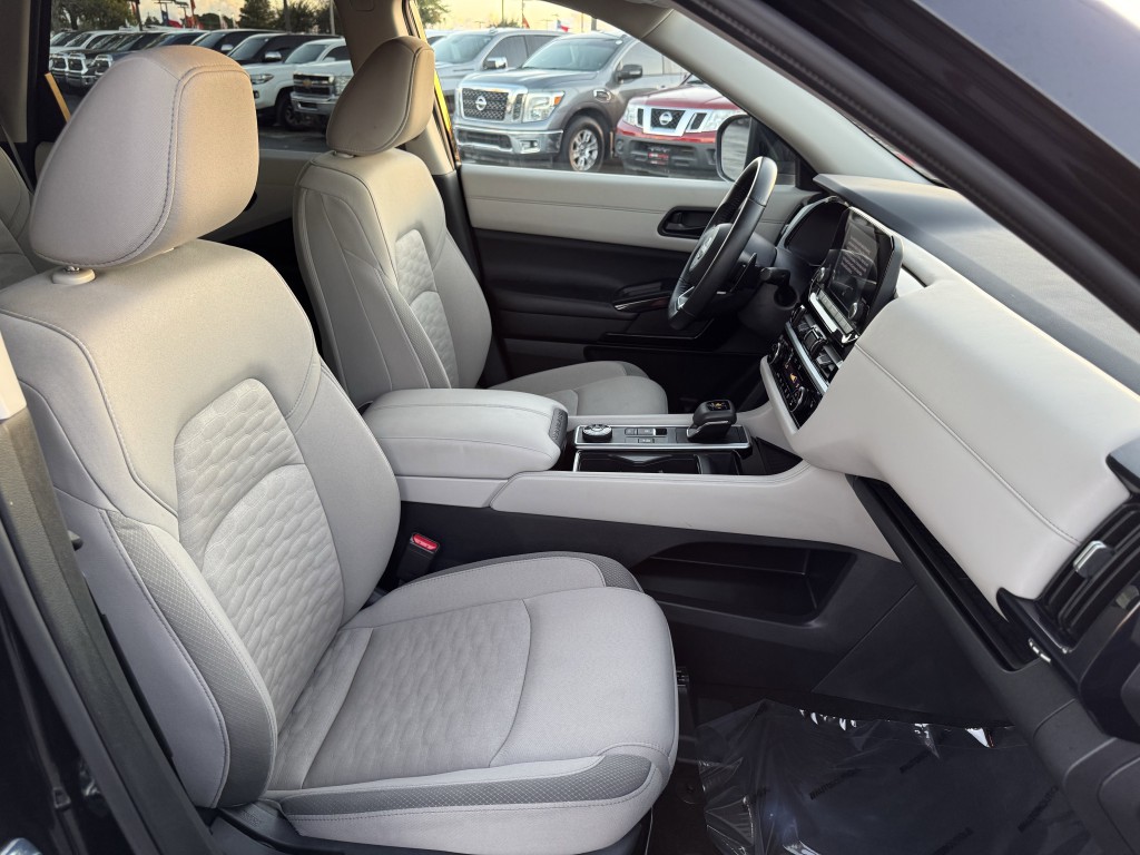 2024 Nissan Pathfinder Image 25