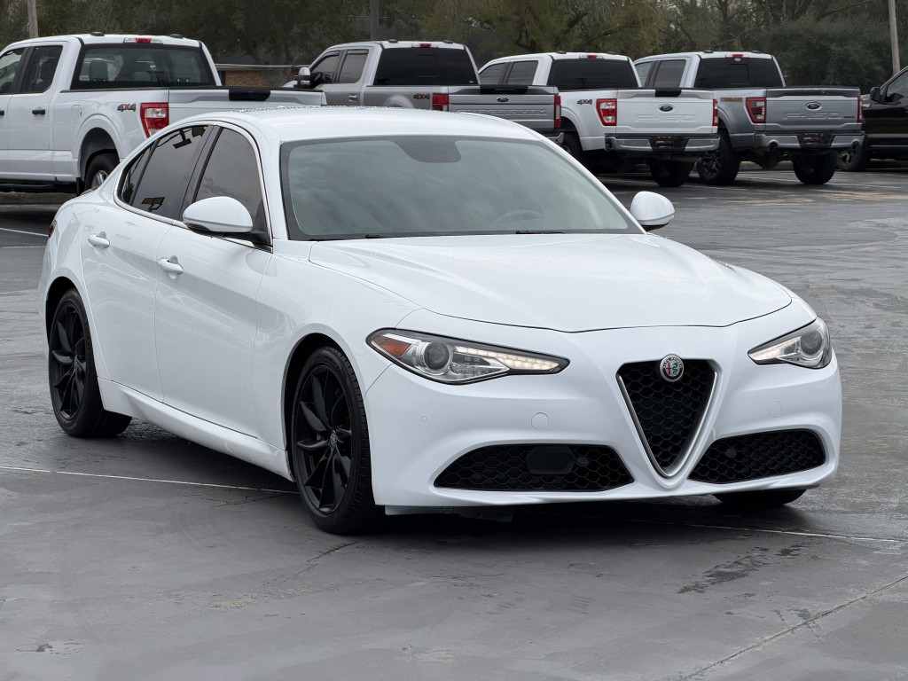 2017 Alfa Romeo Giulia Image 3