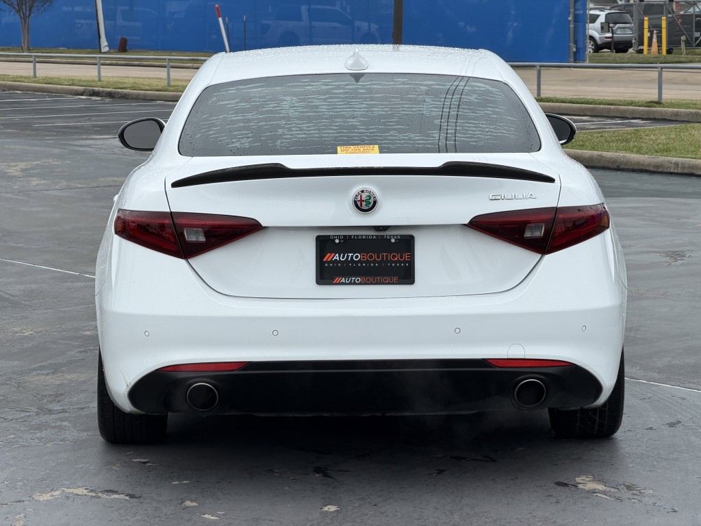 2017 Alfa Romeo Giulia Image 7