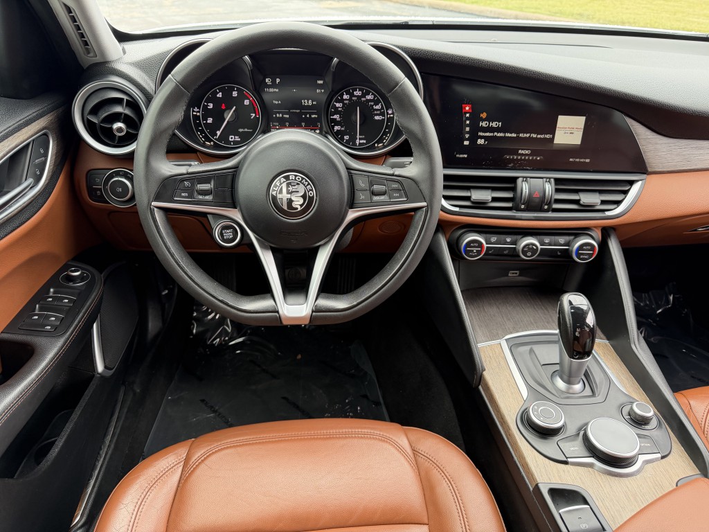 2017 Alfa Romeo Giulia Image 13