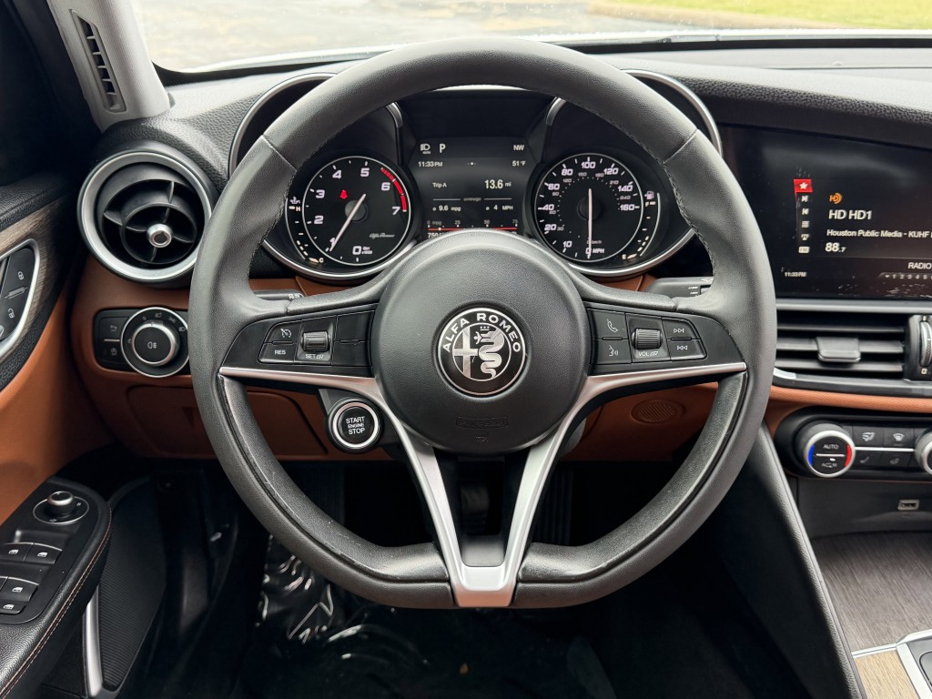 2017 Alfa Romeo Giulia Image 14