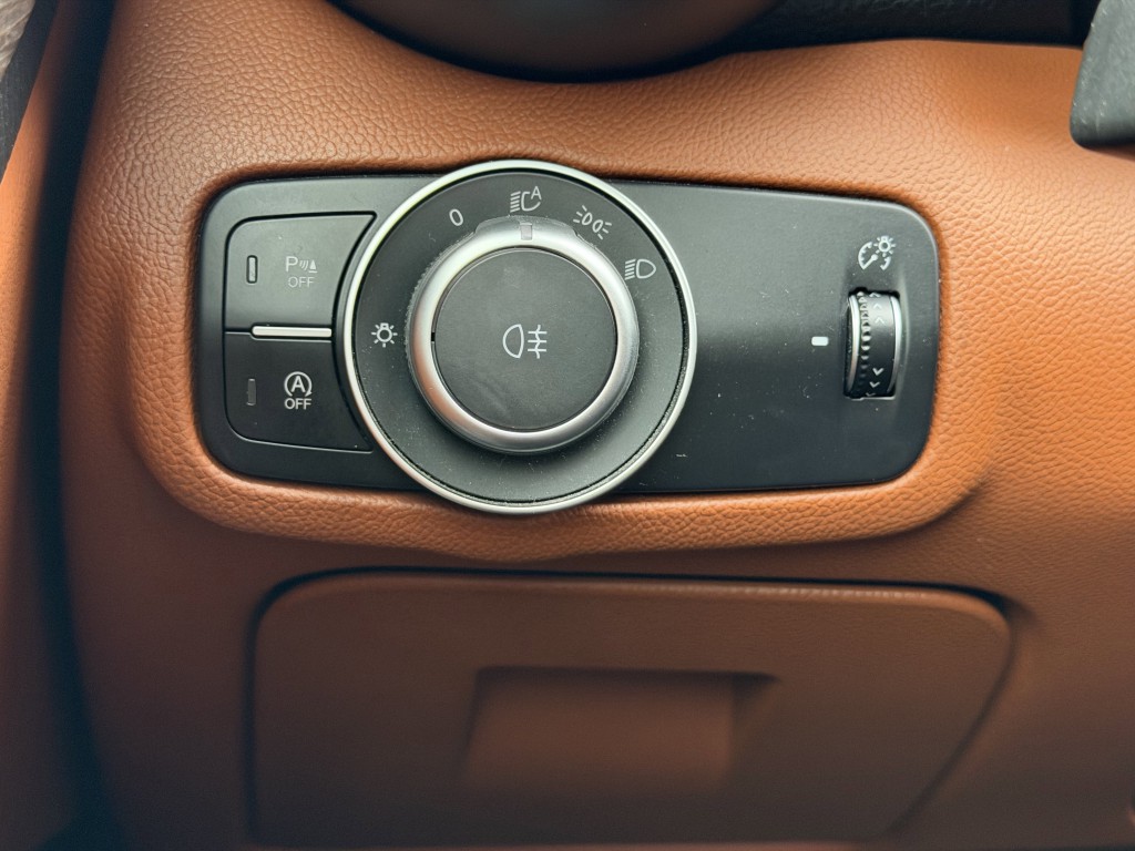 2017 Alfa Romeo Giulia Image 22