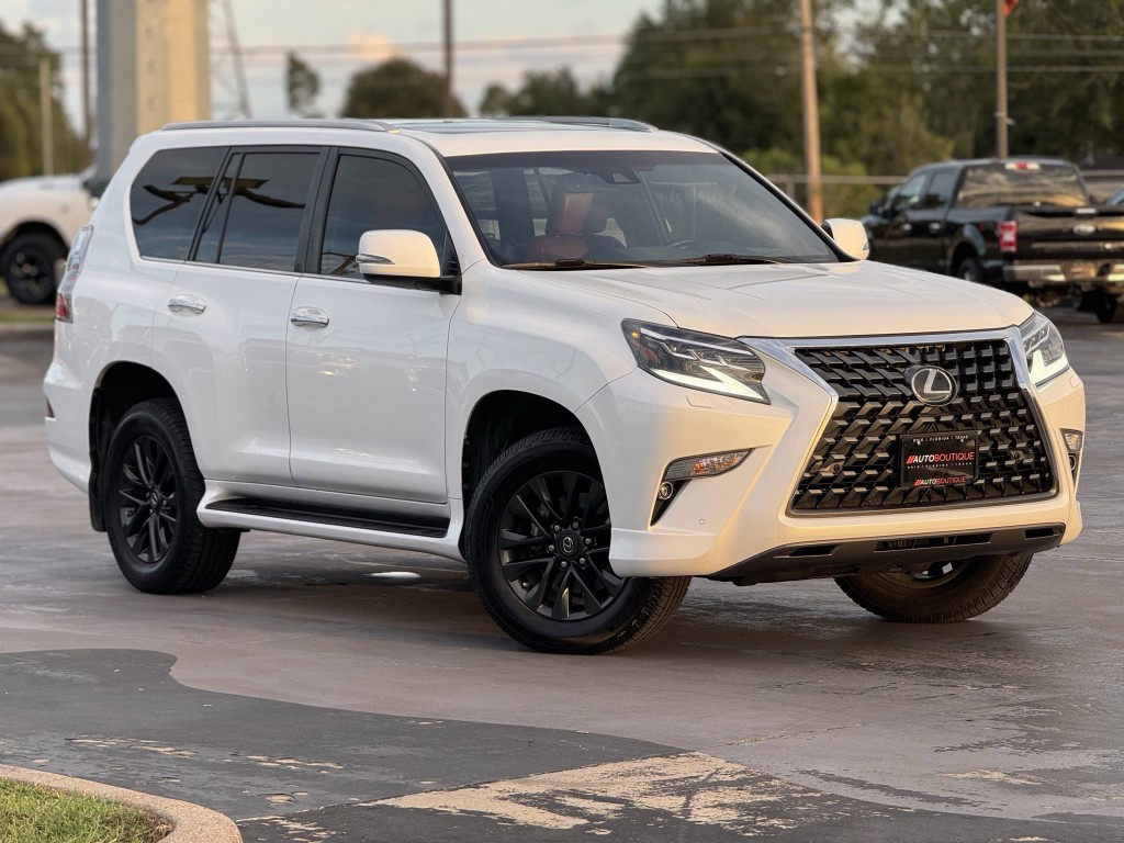 2020 Lexus GX Image 3